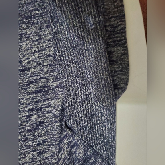 GAP Sweater *super soft! - Picture 5 of 5